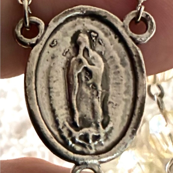 IRIDESCENT GLASS ROSARY - Picture 6 of 10